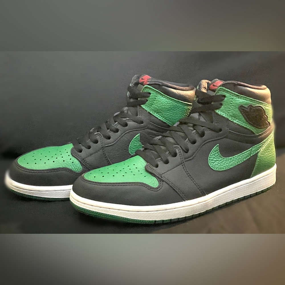 Jordan 1 Retro High OG size 10.5
